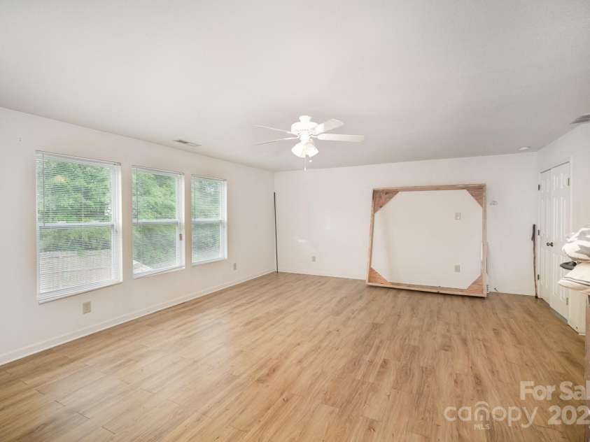 3882 Shasta Circle, Clover, SC 29710.  MLS# CAR4243358, YatesRealty ID 12994. 