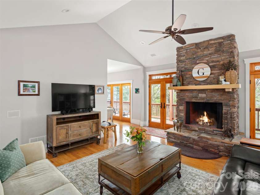 9 Stegall Lane, Asheville, NC 28805.  MLS# CAR4350787, YatesRealty ID 12994. 