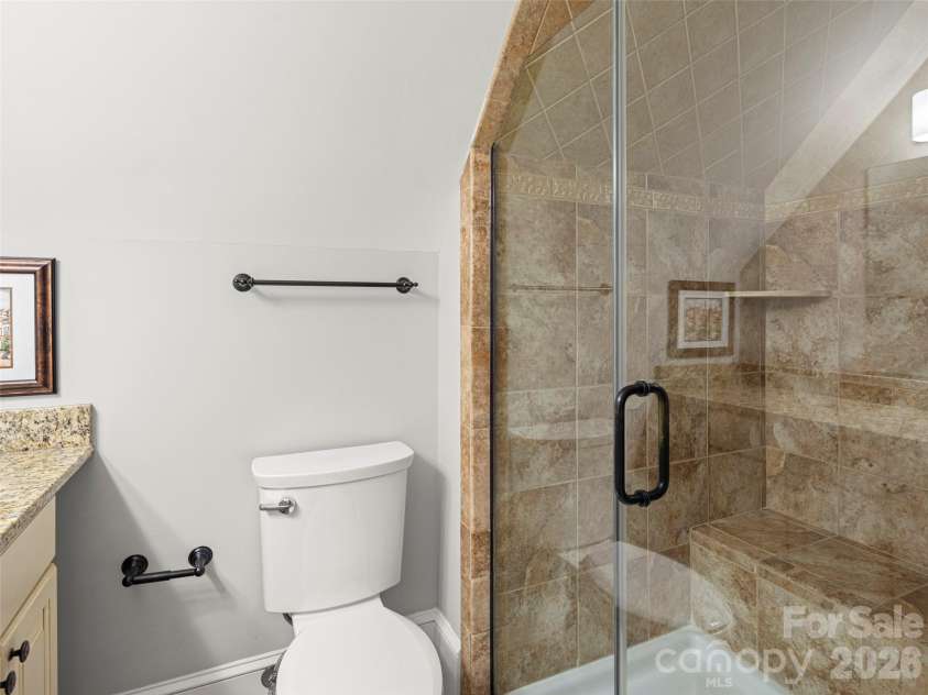 9 Stegall Lane, Asheville, NC 28805.  MLS# CAR4350787, YatesRealty ID 12994. Second level full bathroom