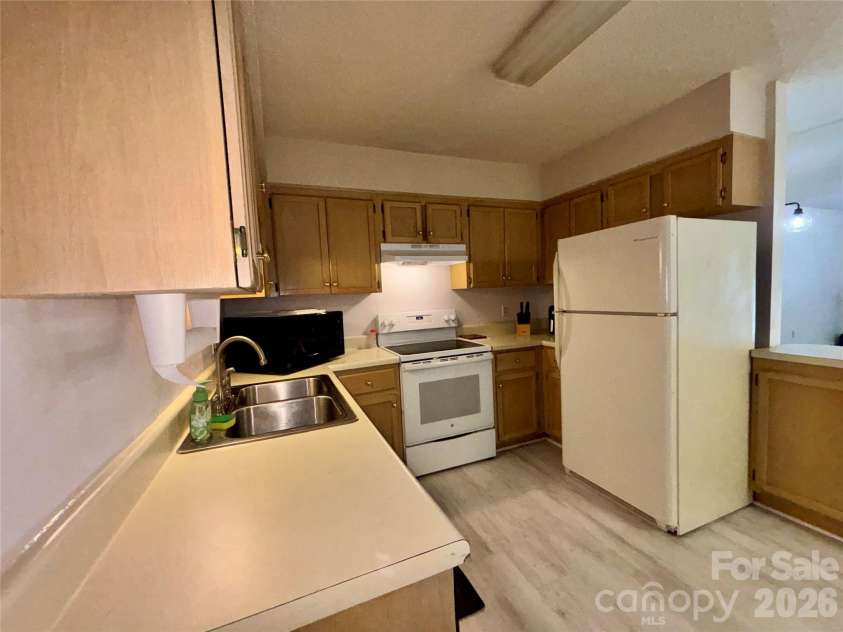 160 Whispering Pines Drive, Marion, NC 28752.  MLS# CAR4346254, YatesRealty ID 12995. 