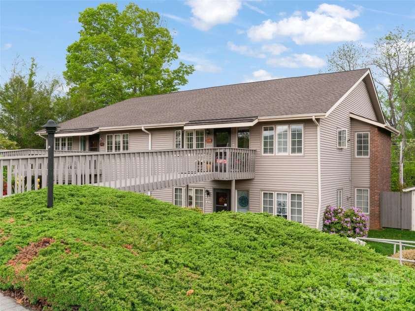 671 Haywood Street, Waynesville, NC 28786.  MLS# CAR4254218, YatesRealty ID 12995. 