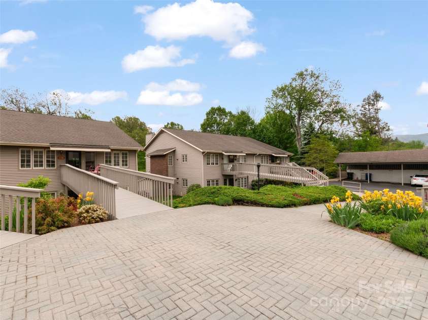671 Haywood Street, Waynesville, NC 28786.  MLS# CAR4254218, YatesRealty ID 12995. 
