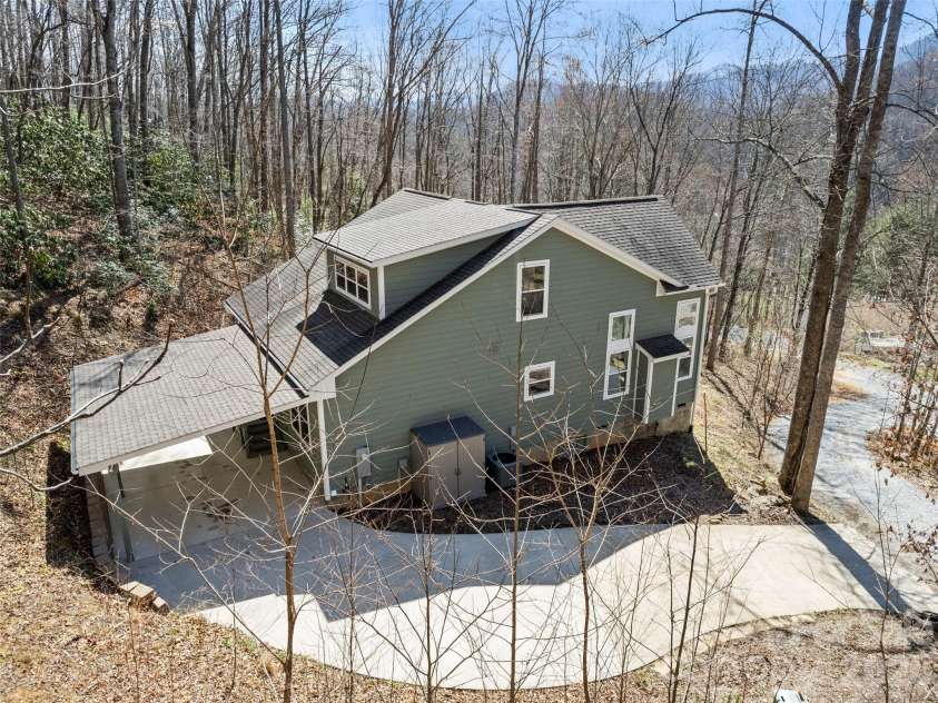 132 Fields Drive, Waynesville, NC 28785.  MLS# CAR4353462, YatesRealty ID 12996. 