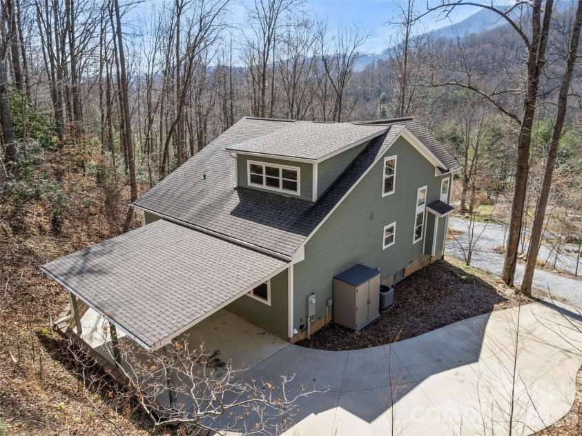 132 Fields Drive, Waynesville, NC 28785.  MLS# CAR4353462, YatesRealty ID 12996. 