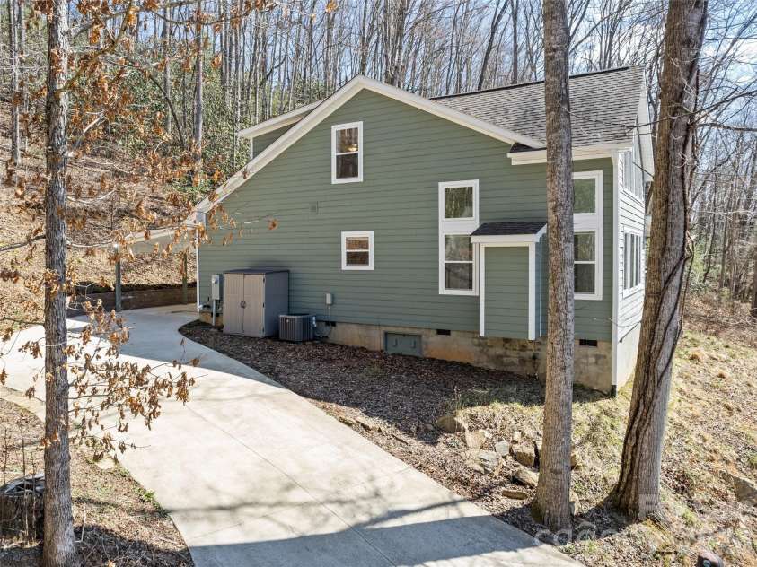 132 Fields Drive, Waynesville, NC 28785.  MLS# CAR4353462, YatesRealty ID 12996. 