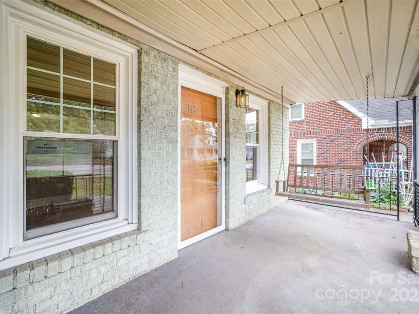 813 Ridge Avenue, Kannapolis, NC 28083.  MLS# CAR4255138, YatesRealty ID 12996. 