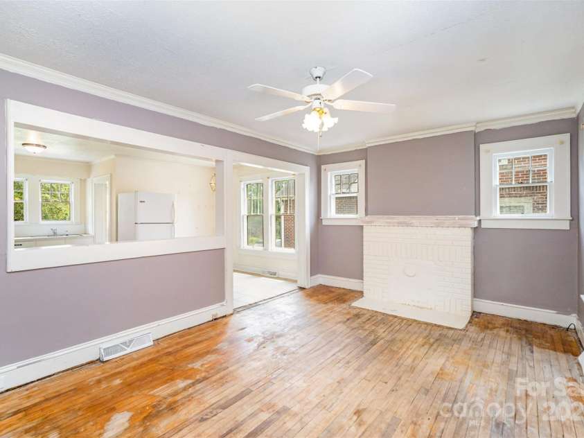 813 Ridge Avenue, Kannapolis, NC 28083.  MLS# CAR4255138, YatesRealty ID 12996. 