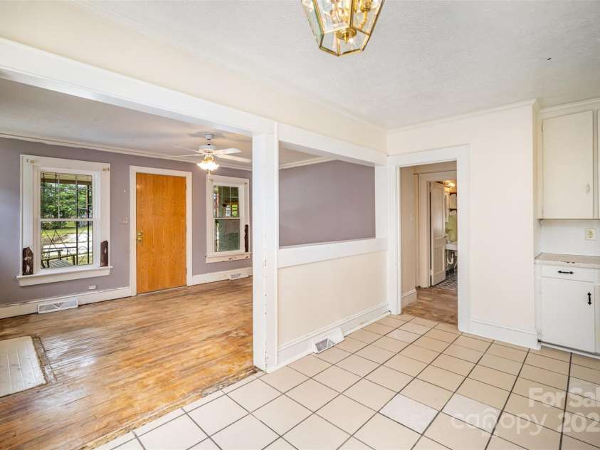 813 Ridge Avenue, Kannapolis, NC 28083.  MLS# CAR4255138, YatesRealty ID 12996. 