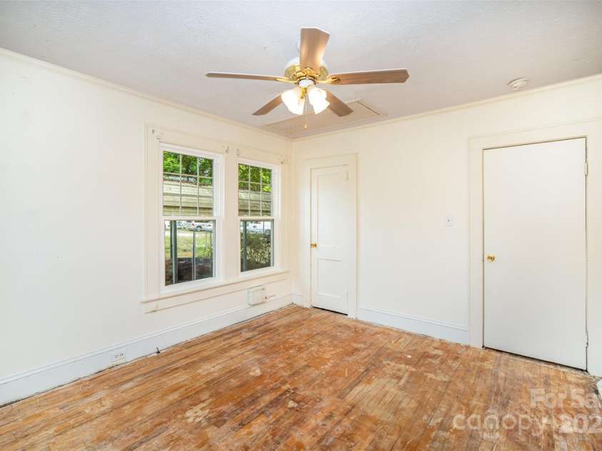 813 Ridge Avenue, Kannapolis, NC 28083.  MLS# CAR4255138, YatesRealty ID 12996. 