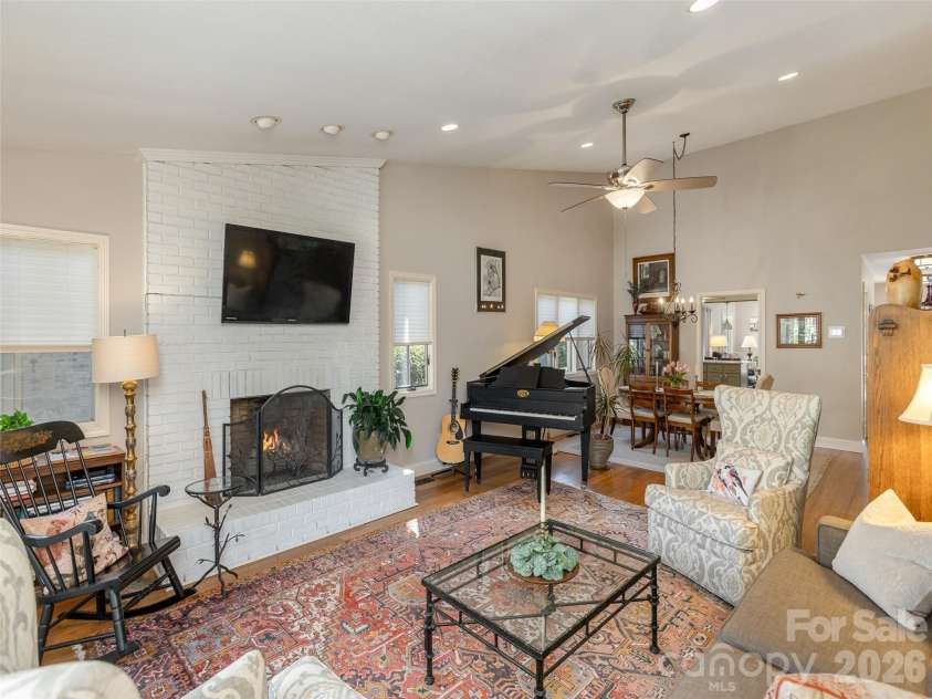 701 Red Oak Drive, Hendersonville, NC 28791.  MLS# CAR4357150, YatesRealty ID 12998. 