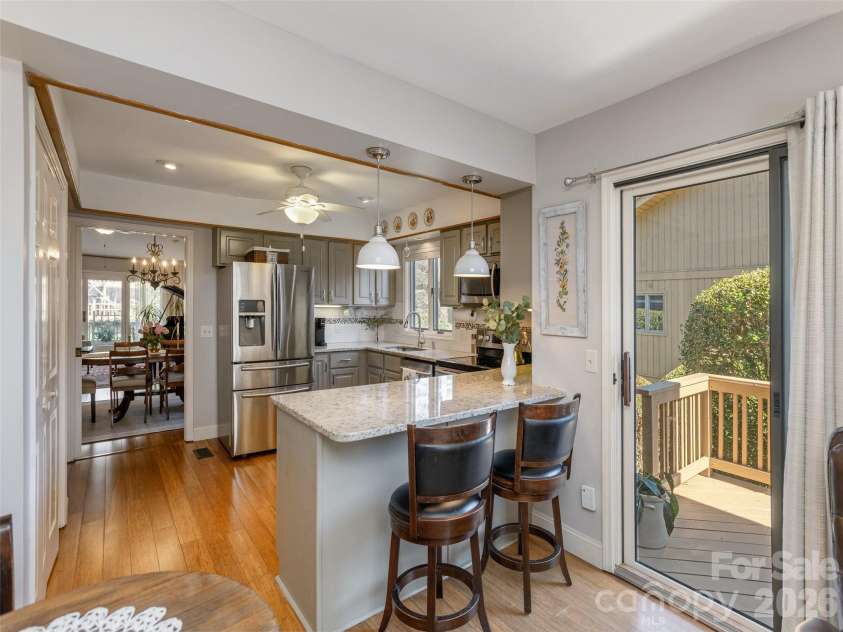 701 Red Oak Drive, Hendersonville, NC 28791.  MLS# CAR4357150, YatesRealty ID 12998. Beautifully updated Kitchen
