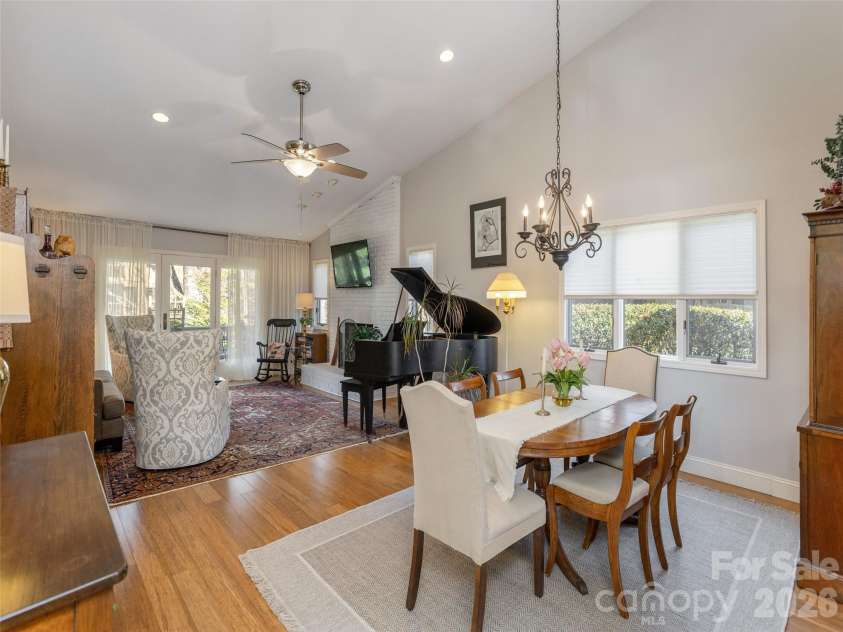 701 Red Oak Drive, Hendersonville, NC 28791.  MLS# CAR4357150, YatesRealty ID 12998. Dining Area