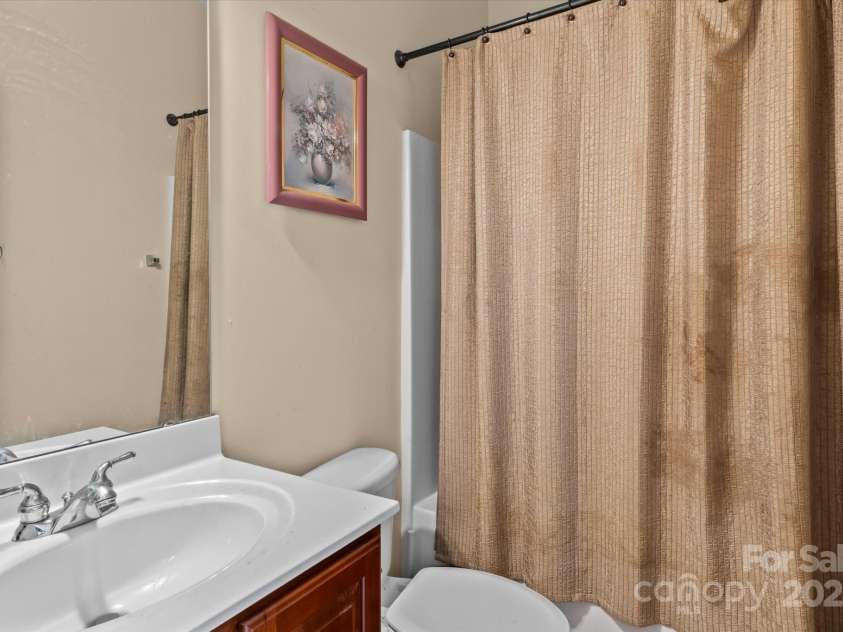 16614 Ruby Hill Place, Charlotte, NC 28278.  MLS# CAR4241320, YatesRealty ID 12999. 