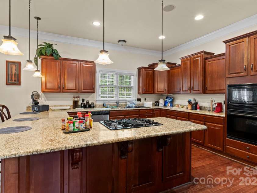16614 Ruby Hill Place, Charlotte, NC 28278.  MLS# CAR4241320, YatesRealty ID 12999. 