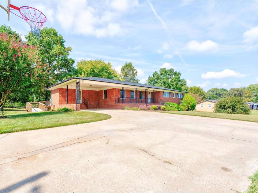 4029 Fallston Road, Shelby, NC 28150.  MLS# CAR4306182, YatesRealty ID 13. Driveway