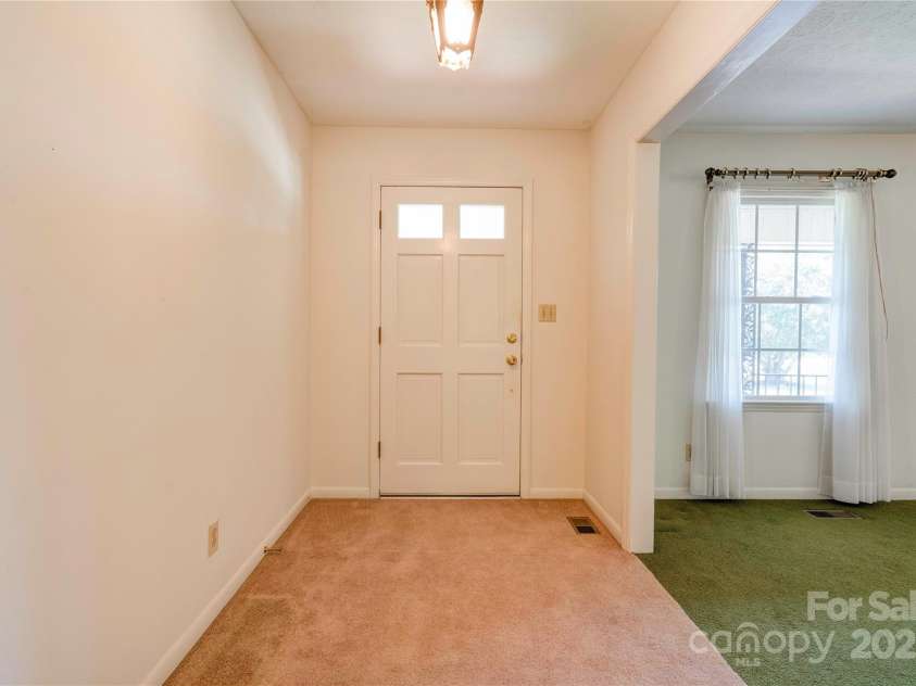 4029 Fallston Road, Shelby, NC 28150.  MLS# CAR4306182, YatesRealty ID 13. Foyer