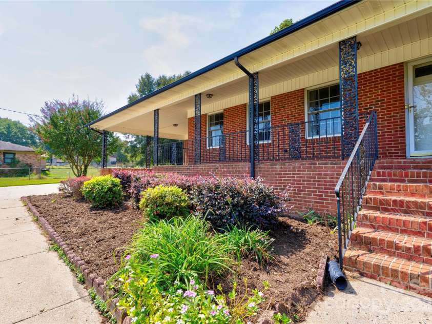 4029 Fallston Road, Shelby, NC 28150.  MLS# CAR4306182, YatesRealty ID 13. Front Porch