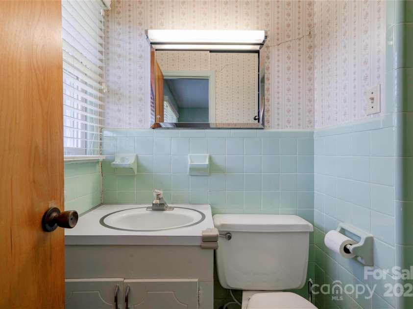 4029 Fallston Road, Shelby, NC 28150.  MLS# CAR4306182, YatesRealty ID 13. Primary Bathroom