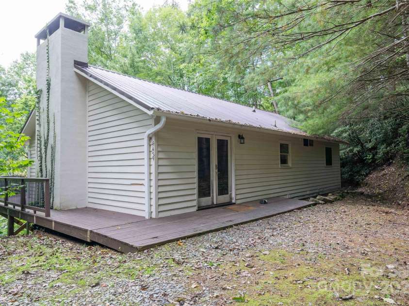 479 Big Ridge Road, Burnsville, NC 28714.  MLS# CAR4302188, YatesRealty ID 13. 