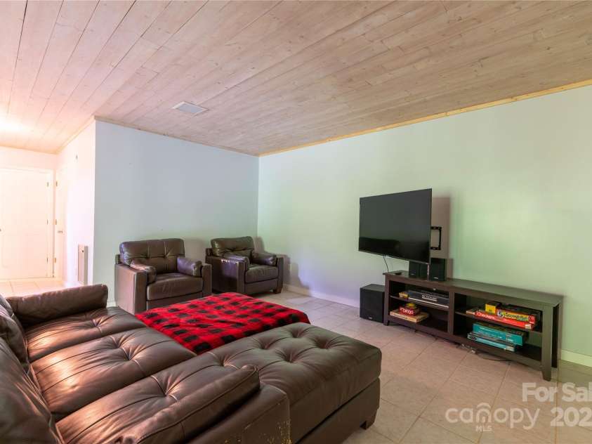 479 Big Ridge Road, Burnsville, NC 28714.  MLS# CAR4302188, YatesRealty ID 13. 