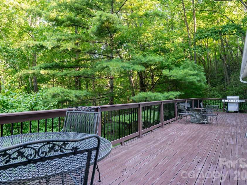 479 Big Ridge Road, Burnsville, NC 28714.  MLS# CAR4419399, YatesRealty ID 13. 