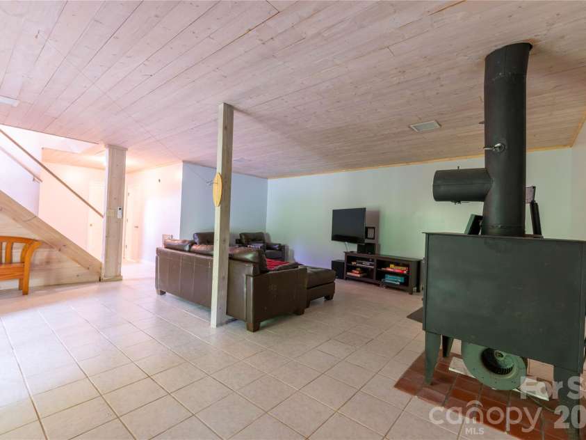 479 Big Ridge Road, Burnsville, NC 28714.  MLS# CAR4419399, YatesRealty ID 13. 