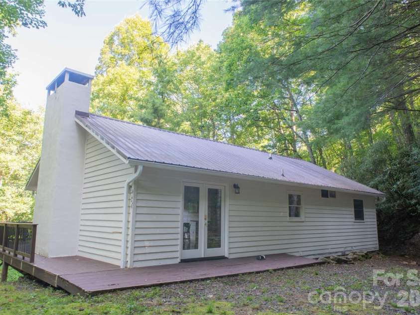479 Big Ridge Road, Burnsville, NC 28714.  MLS# CAR4419399, YatesRealty ID 13. 