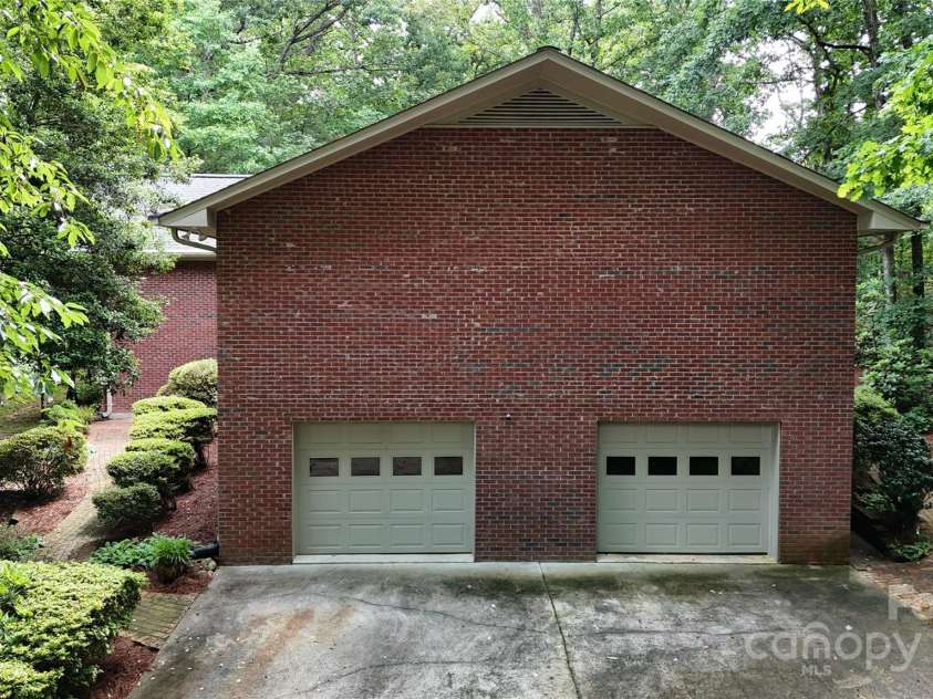 139 Cricket Creek Drive, Cherryville, NC 28021.  MLS# CAR4267516, YatesRealty ID 1300. 