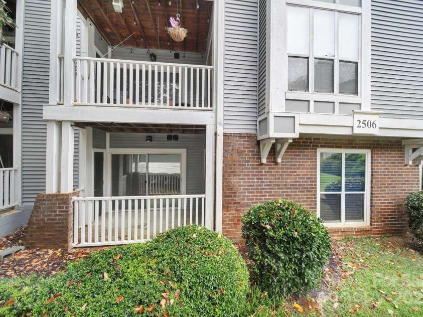 2506 Cranbrook Lane, Charlotte, NC 28207.  MLS# CAR4319001, YatesRealty ID 1300. 