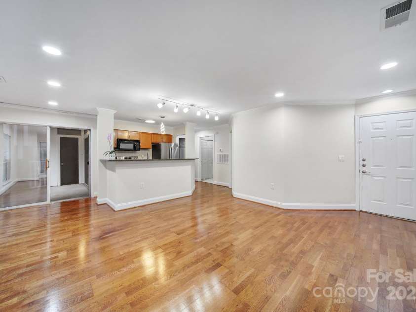 2506 Cranbrook Lane, Charlotte, NC 28207.  MLS# CAR4319001, YatesRealty ID 1300. 