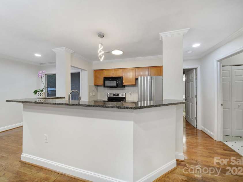 2506 Cranbrook Lane, Charlotte, NC 28207.  MLS# CAR4319001, YatesRealty ID 1300. 