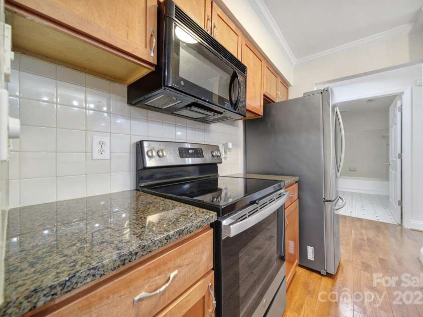 2506 Cranbrook Lane, Charlotte, NC 28207.  MLS# CAR4319001, YatesRealty ID 1300. 