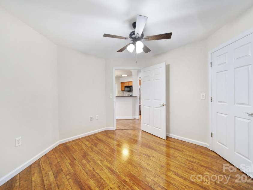 2506 Cranbrook Lane, Charlotte, NC 28207.  MLS# CAR4319001, YatesRealty ID 1300. 