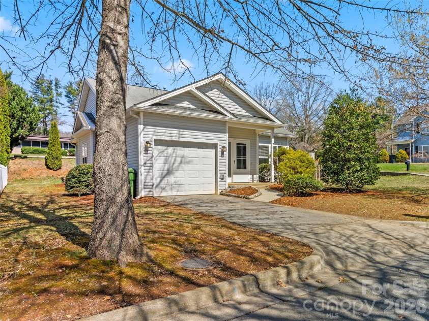15 Scottish Circle, Asheville, NC 28803.  MLS# CAR4360015, YatesRealty ID 13000. 