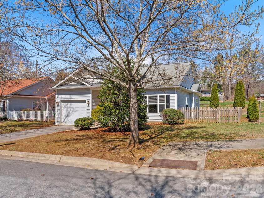 15 Scottish Circle, Asheville, NC 28803.  MLS# CAR4360015, YatesRealty ID 13000. 