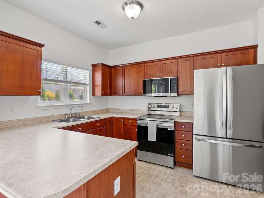 15 Scottish Circle, Asheville, NC 28803.  MLS# CAR4360015, YatesRealty ID 13000. 