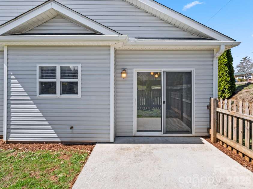 15 Scottish Circle, Asheville, NC 28803.  MLS# CAR4360015, YatesRealty ID 13000. 