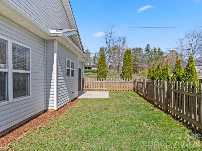 15 Scottish Circle, Asheville, NC 28803.  MLS# CAR4360015, YatesRealty ID 13000. 