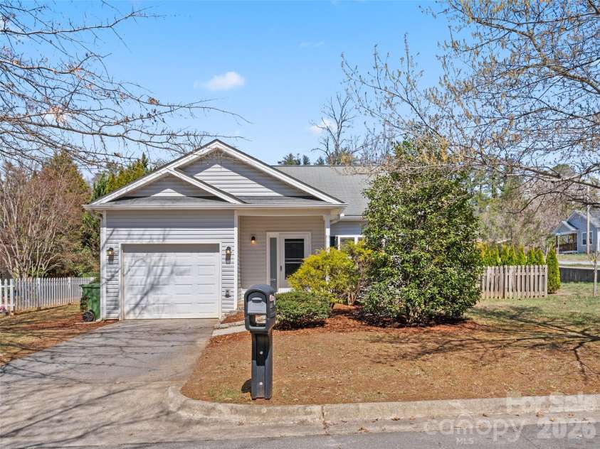 15 Scottish Circle, Asheville, NC 28803.  MLS# CAR4360015, YatesRealty ID 13000. 