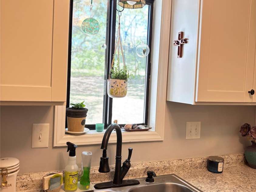 6212 Sunset Circle, Charlotte, NC 28216.  MLS# CAR4247074, YatesRealty ID 13000. 