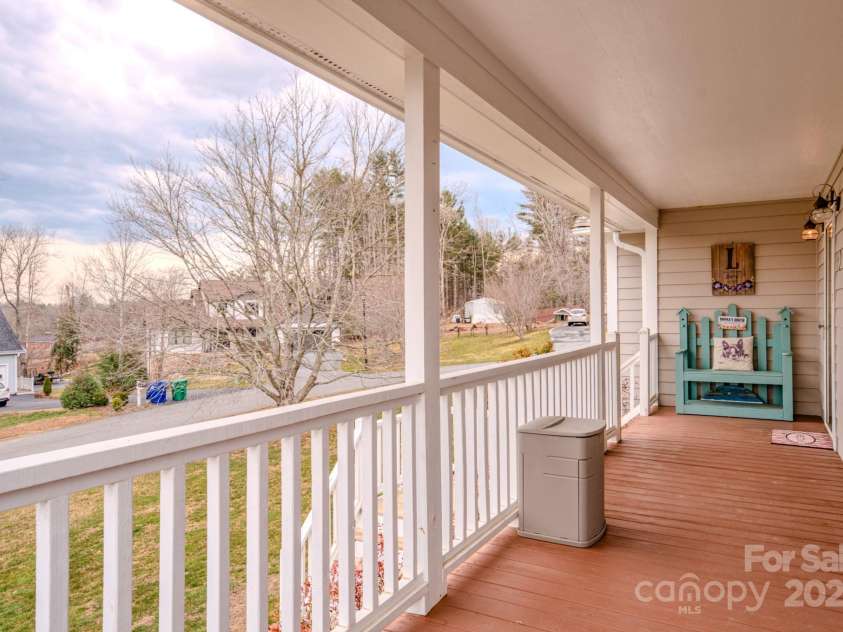 17 Mallory Meadows Court, Arden, NC 28704.  MLS# CAR4226335, YatesRealty ID 13001. 
