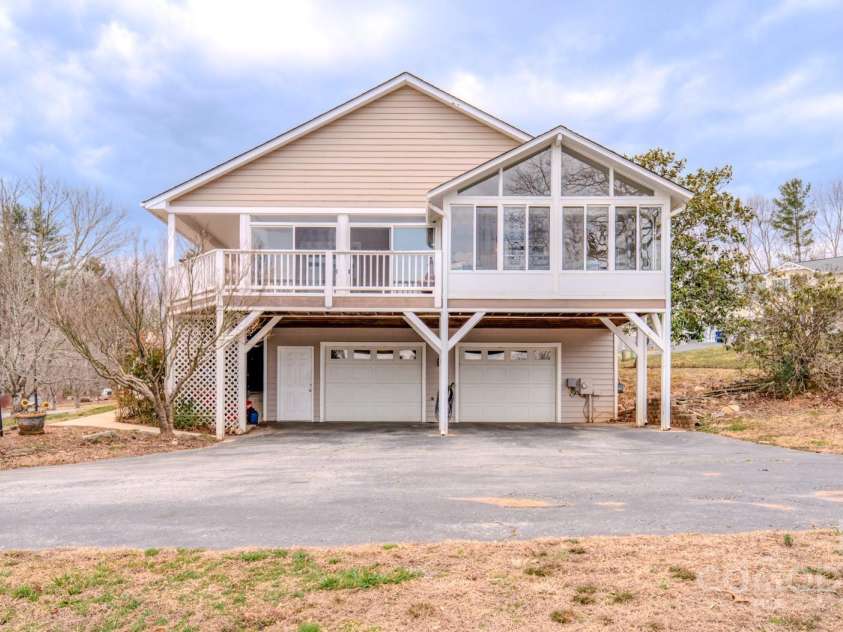 17 Mallory Meadows Court, Arden, NC 28704.  MLS# CAR4226335, YatesRealty ID 13001. 