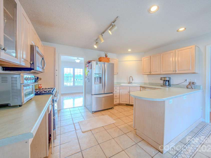 17 Mallory Meadows Court, Arden, NC 28704.  MLS# CAR4226335, YatesRealty ID 13001. 