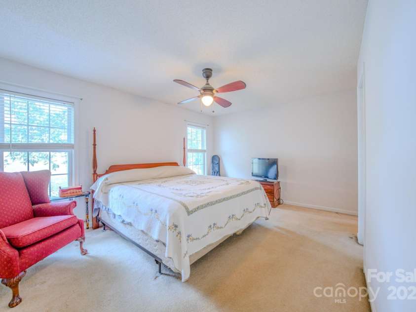 17 Mallory Meadows Court, Arden, NC 28704.  MLS# CAR4226335, YatesRealty ID 13001. 