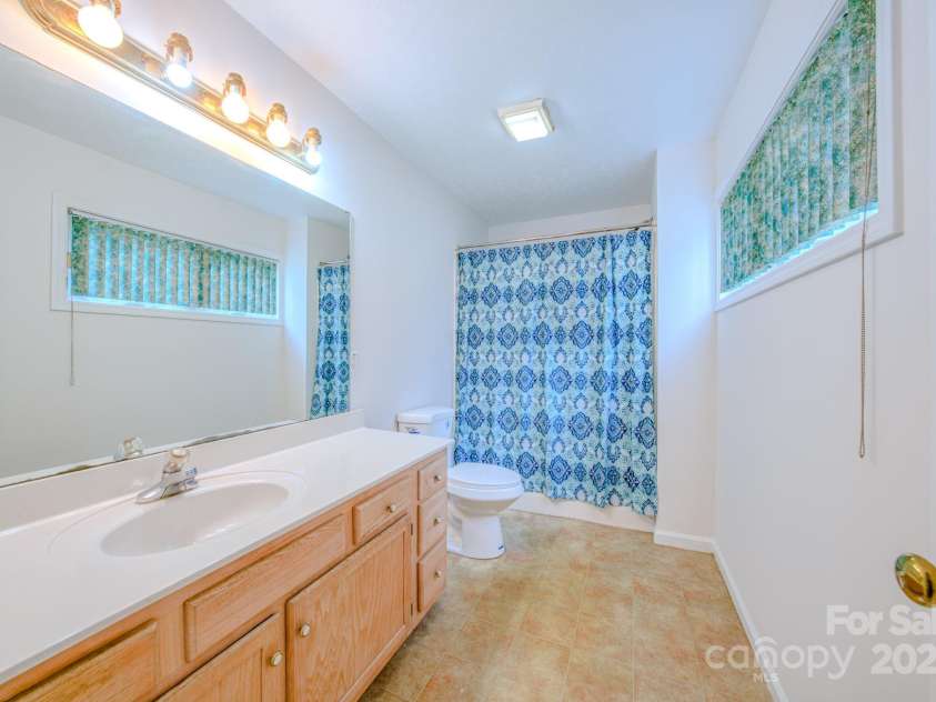 17 Mallory Meadows Court, Arden, NC 28704.  MLS# CAR4226335, YatesRealty ID 13001. 