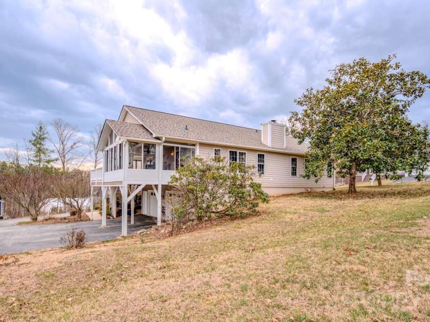 17 Mallory Meadows Court, Arden, NC 28704.  MLS# CAR4226335, YatesRealty ID 13001. 