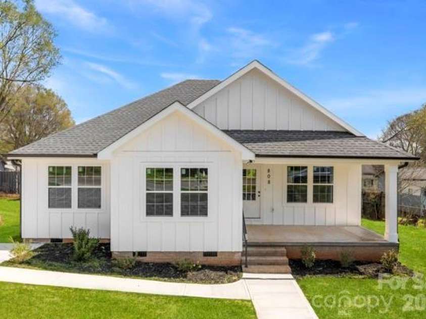 808 3rd Street, Kings Mountain, NC 28086.  MLS# CAR4361796, YatesRealty ID 13001. 