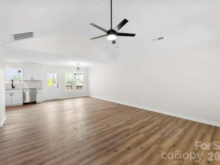 808 3rd Street, Kings Mountain, NC 28086.  MLS# CAR4361796, YatesRealty ID 13001. 