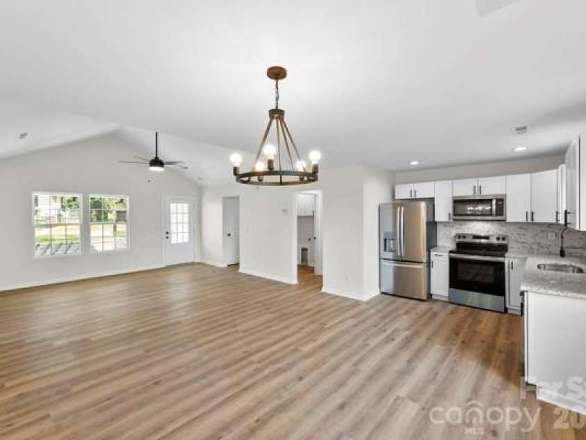 808 3rd Street, Kings Mountain, NC 28086.  MLS# CAR4361796, YatesRealty ID 13001. 