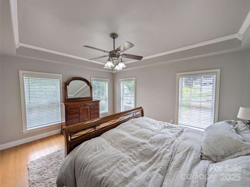 58 Mandalay Ridge, Canton, NC 28716.  MLS# CAR4234629, YatesRealty ID 13002. Freshly painted primary bedroom!